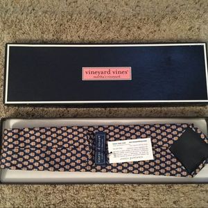 VINEYARD VINES DEEPDALE GOLF CLUB SILK NECK TIE